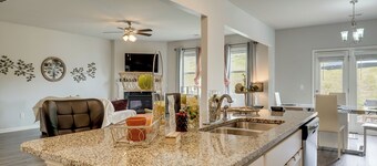 11 Mi to Bruce's Field! Tranquil Home w/ Garden