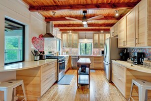 Interior - Fishing Dock & Mtn Views! Buchanan Lake Family Gem (Burnet)