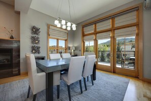Dining - ALP2E | Downtown | A/C | Pet Friendly | Great Views | Ski Locker at Base (Steamboat Springs)