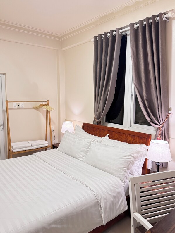 Deluxe Double Room, 1 Queen Bed, Non Smoking, Private Bathroom | Desk, laptop workspace, blackout drapes, iron/ironing board - CozyNook Boutique Homestay (Da Lat)