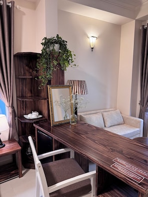 Superior Double Room, Balcony, City View | Interior - CozyNook Boutique Homestay (Da Lat)