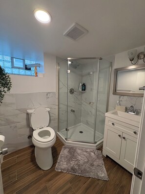Bathroom - Elegant Studio Escape for Two (Philadelphia)