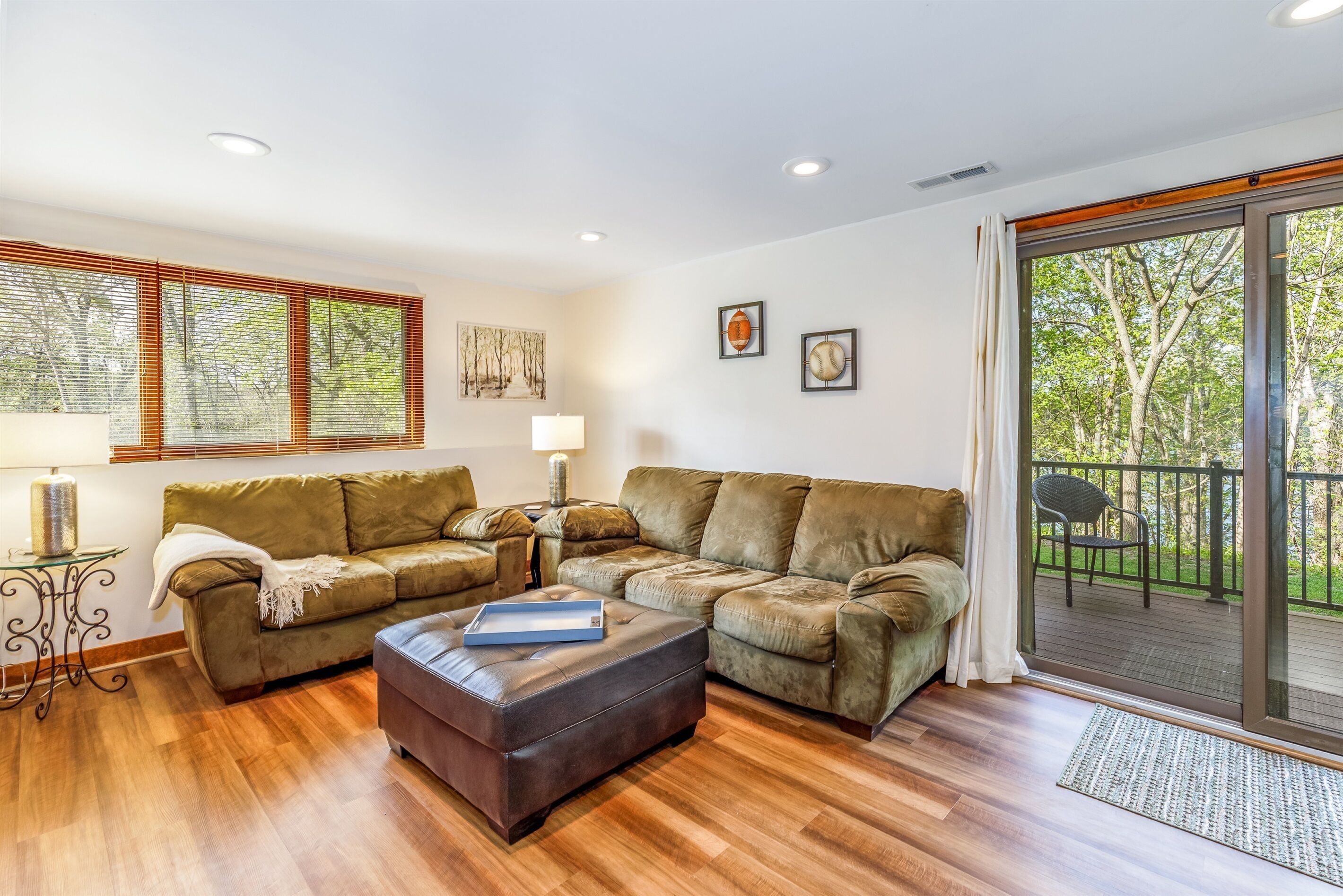 Smart TV, fireplace, printers