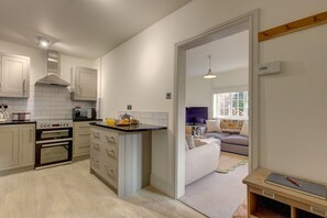 Microwave, dishwasher, coffee/tea maker, high chair - Rose Cottage, Docking, Norfolk (Docking)