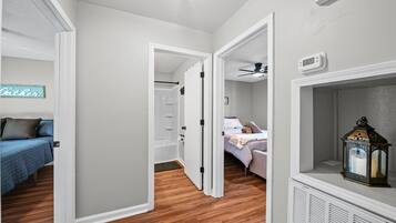 2 bedrooms, iron/ironing board, free WiFi, bed sheets