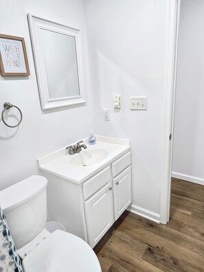 Bathroom - Two bedroom condo with outdoor pool! Summer Winds E103 (Ocean City)