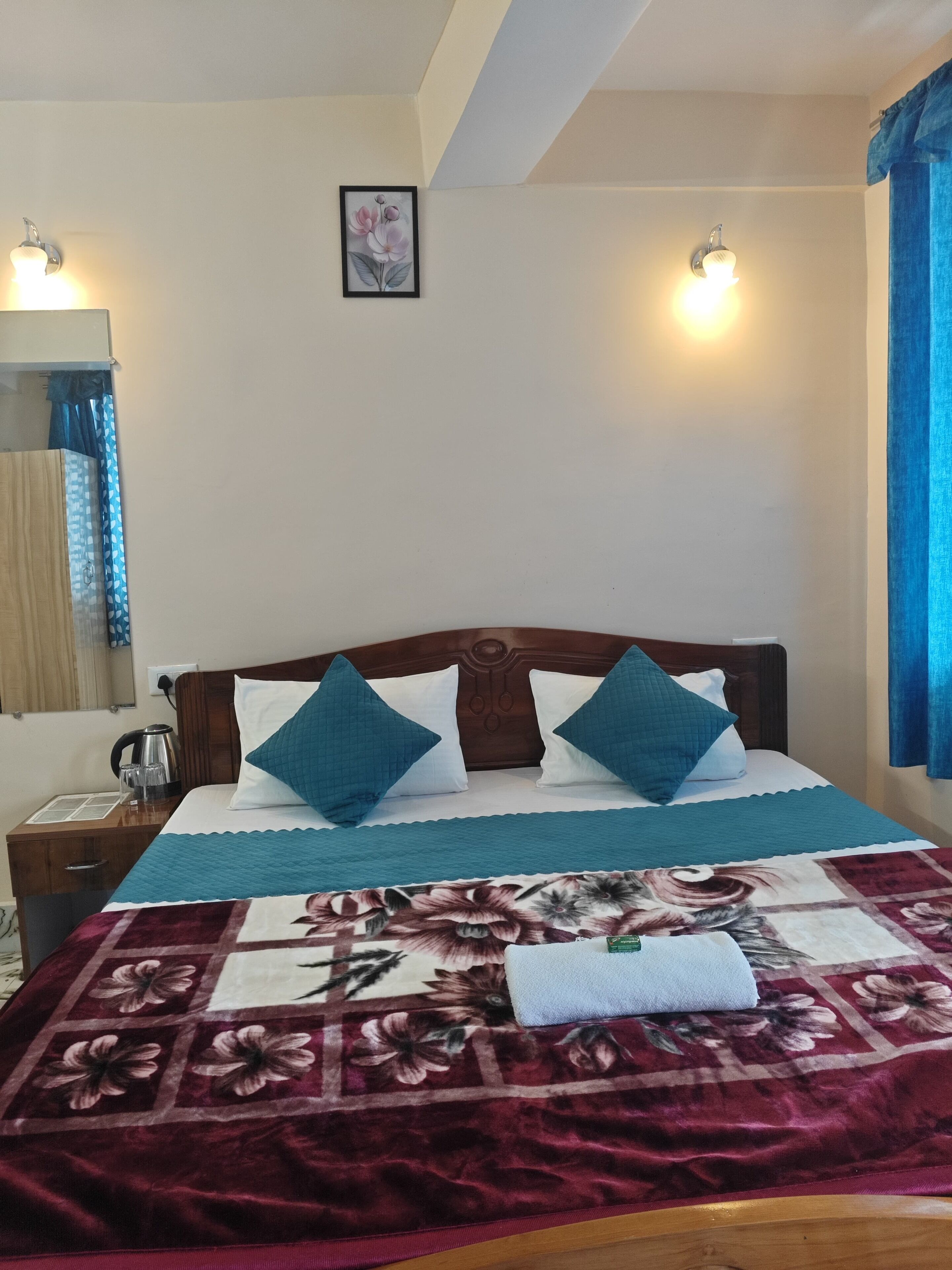 Family Room, Balcony, Mountain View | Free WiFi, bed sheets