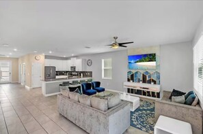 Smart TV - 24 Guest Themed Pool Mansion. 4504 (Kissimmee)