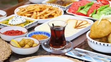 Colazione a base di specialità locali inclusa, servita tutte le mattine
