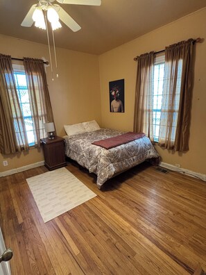 Room - GA Peach home - 2 mins from downtown, ATL beltline, and sleeps 8 (Atlanta)