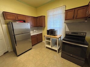 Private kitchen - GA Peach home - 2 mins from downtown, ATL beltline, and sleeps 8 (Atlanta)