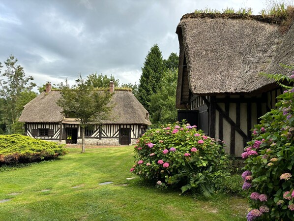Exterior - Vrbo Property (Quetteville)
