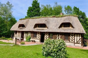 Exterior - Property in Calvados (two houses) with heated swimming pool (Quetteville)