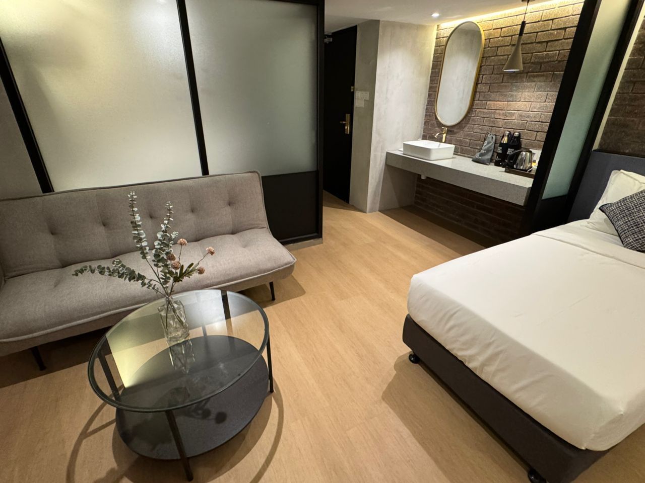 Grand Studio | Desk, blackout drapes, iron/ironing board (on request), WiFi (free)