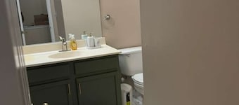 Charming 3-bedroom townhome with AC in wonderful Laurel