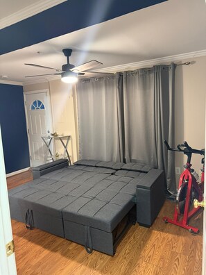 Room - Charming 3-bedroom townhome with AC in wonderful Laurel (Laurel)