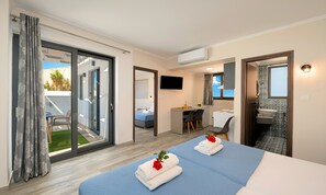In-room safe, travel crib, WiFi