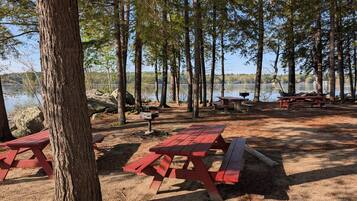 House, 3 Bedrooms | Outdoor dining