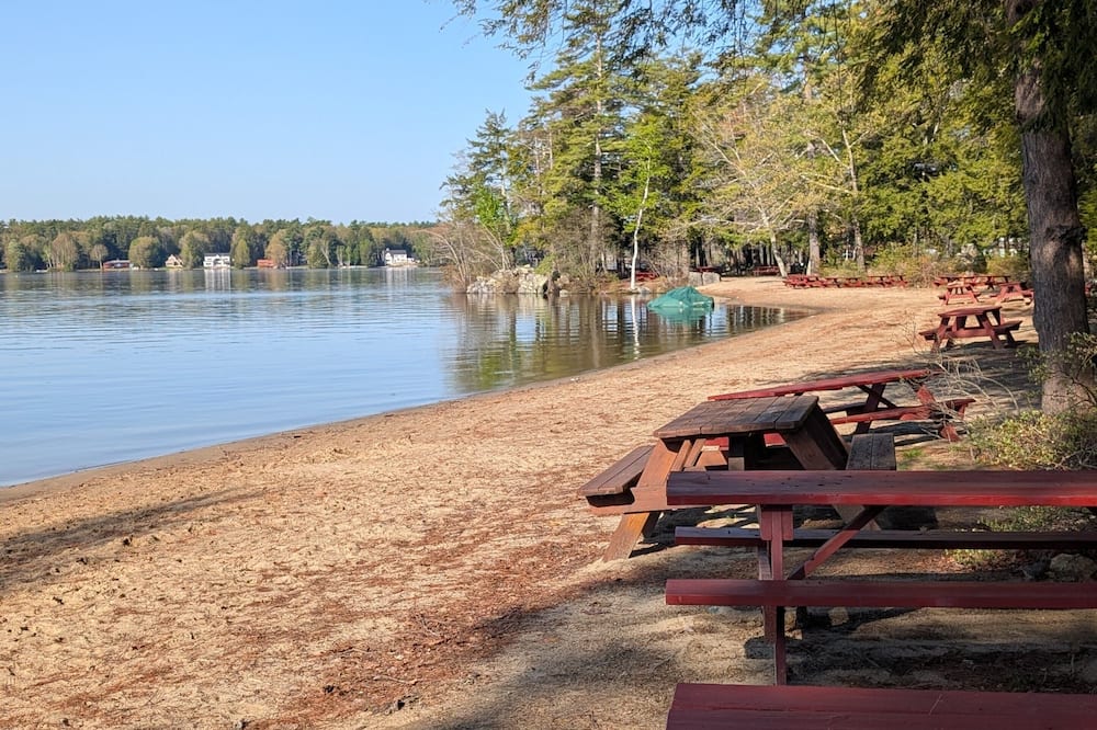 Charming Home Near Lake Winnipesaukee Beach Access 3 Bedroom Home - Great Island, NH