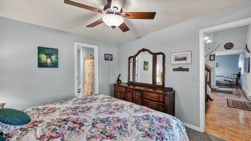House, 3 Bedrooms | 3 bedrooms, laptop workspace, iron/ironing board, free WiFi