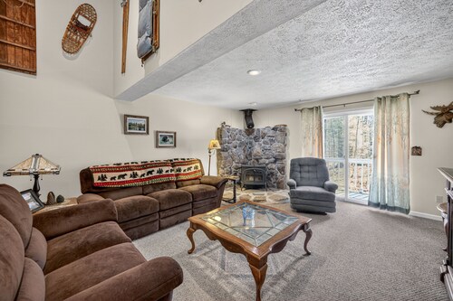 Charming Home Near Lake Winnipesaukee Beach Access 3 Bedroom Home