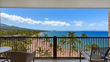 Condo, 2 Bedrooms | Property grounds