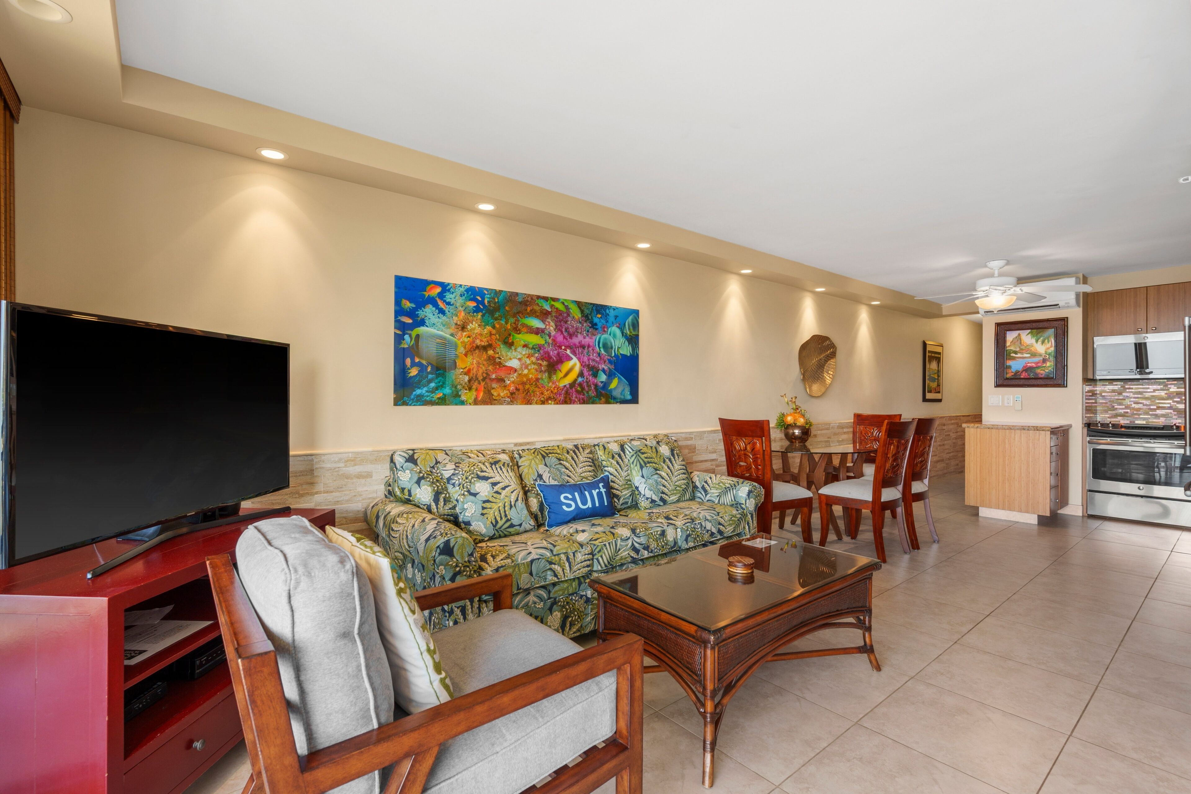 Condo, 1 Bedroom | Living area