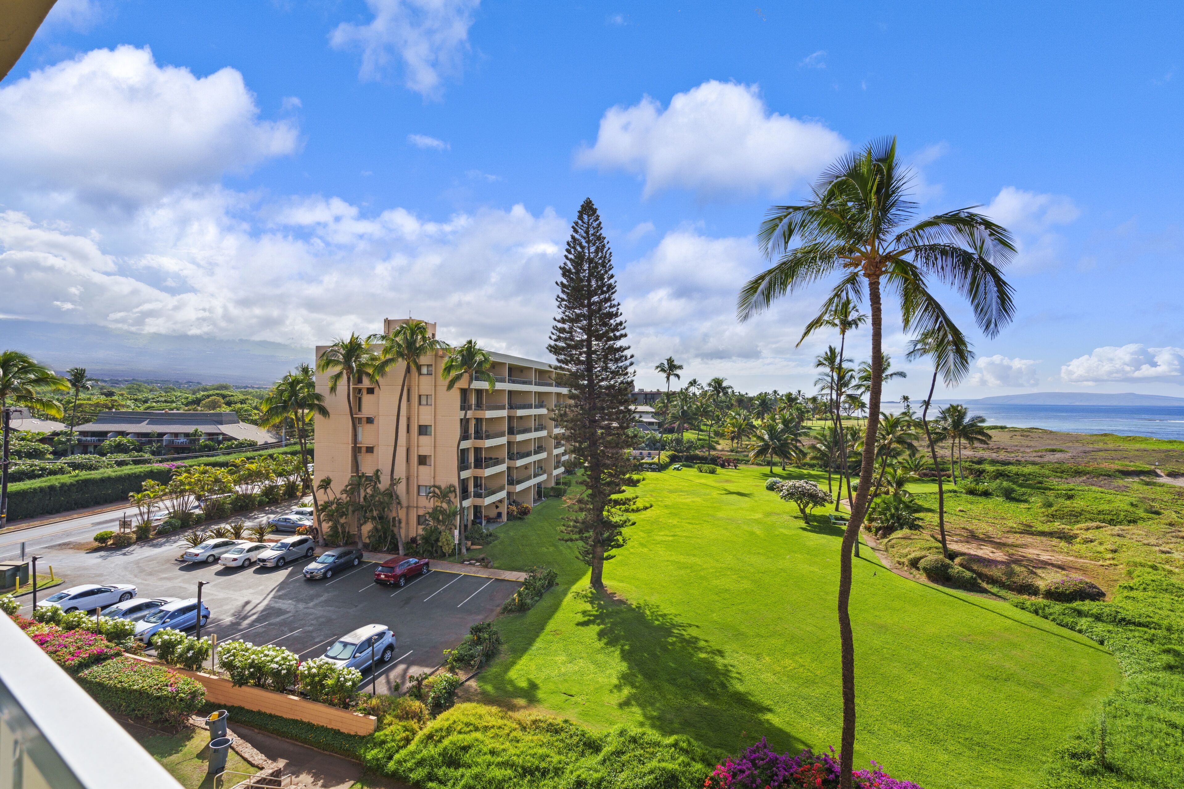 Condo, 2 Bedrooms | Property grounds