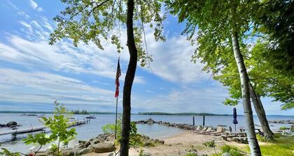 Beachside On Sebago Limit 6 2 Bedroom Villa