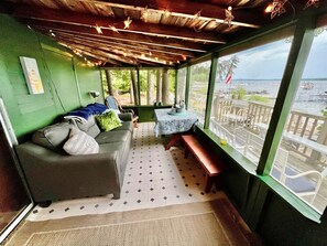 Villa, 2 chambres | Aire de séjour