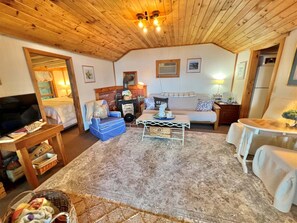 Cottage, 2 Bedrooms | 2 bedrooms, free WiFi
