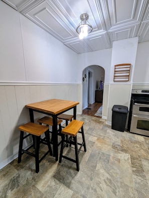 Dining - 2 Bedrooms w King Beds + Trailer/ Boat Parking: Hook Wine and Sinker (Marion)