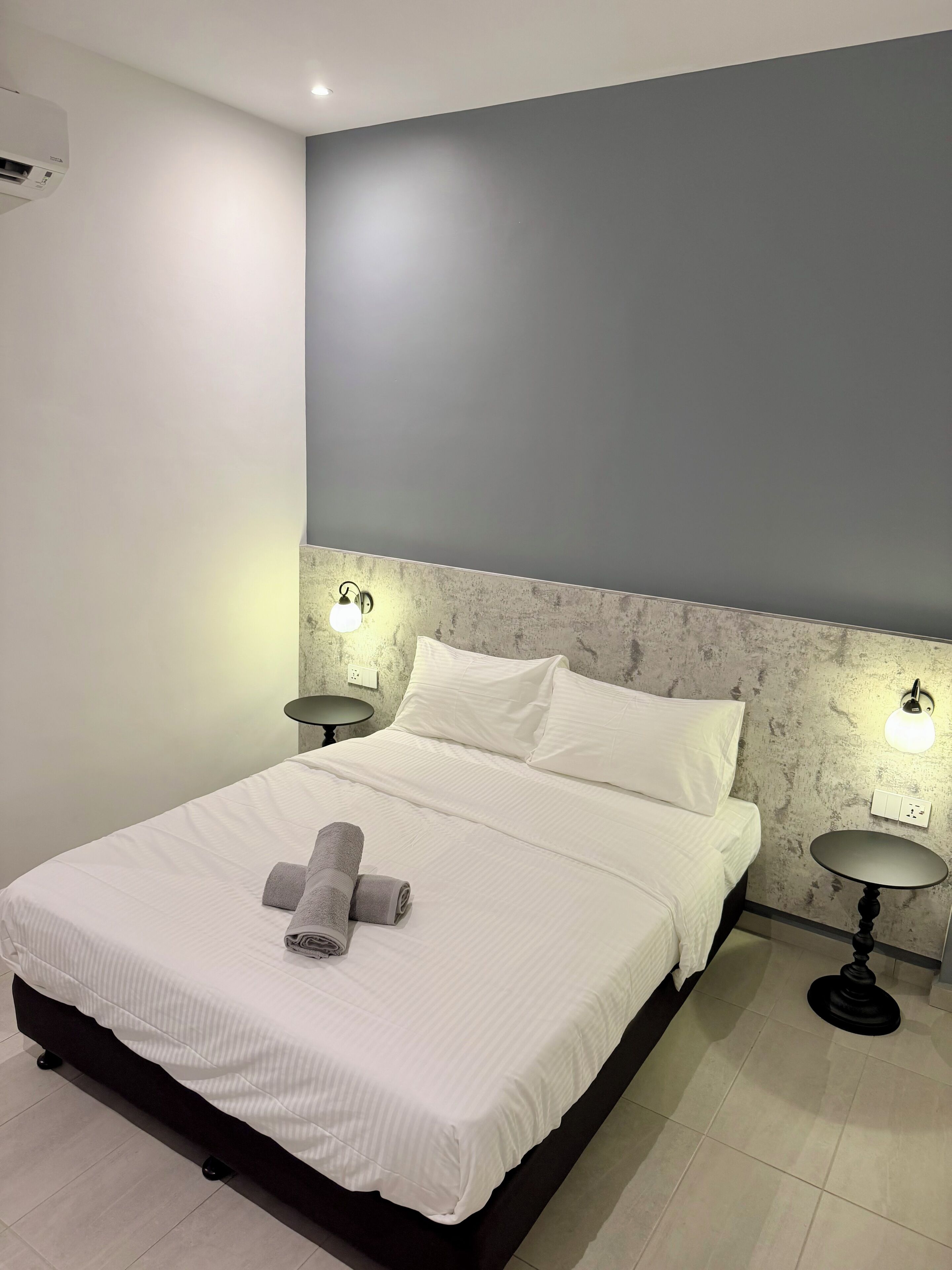 Deluxe Double Room, Non Smoking, Courtyard View | Desk, laptop workspace, iron/ironing board, free WiFi