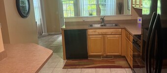3-bedroom condo in Westlake. Near Crocker Park. 15 minutes away from  Airport.