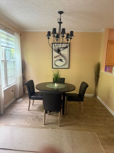 3-bedroom condo in Westlake. Near Crocker Park. 15 minutes away from  Airport.