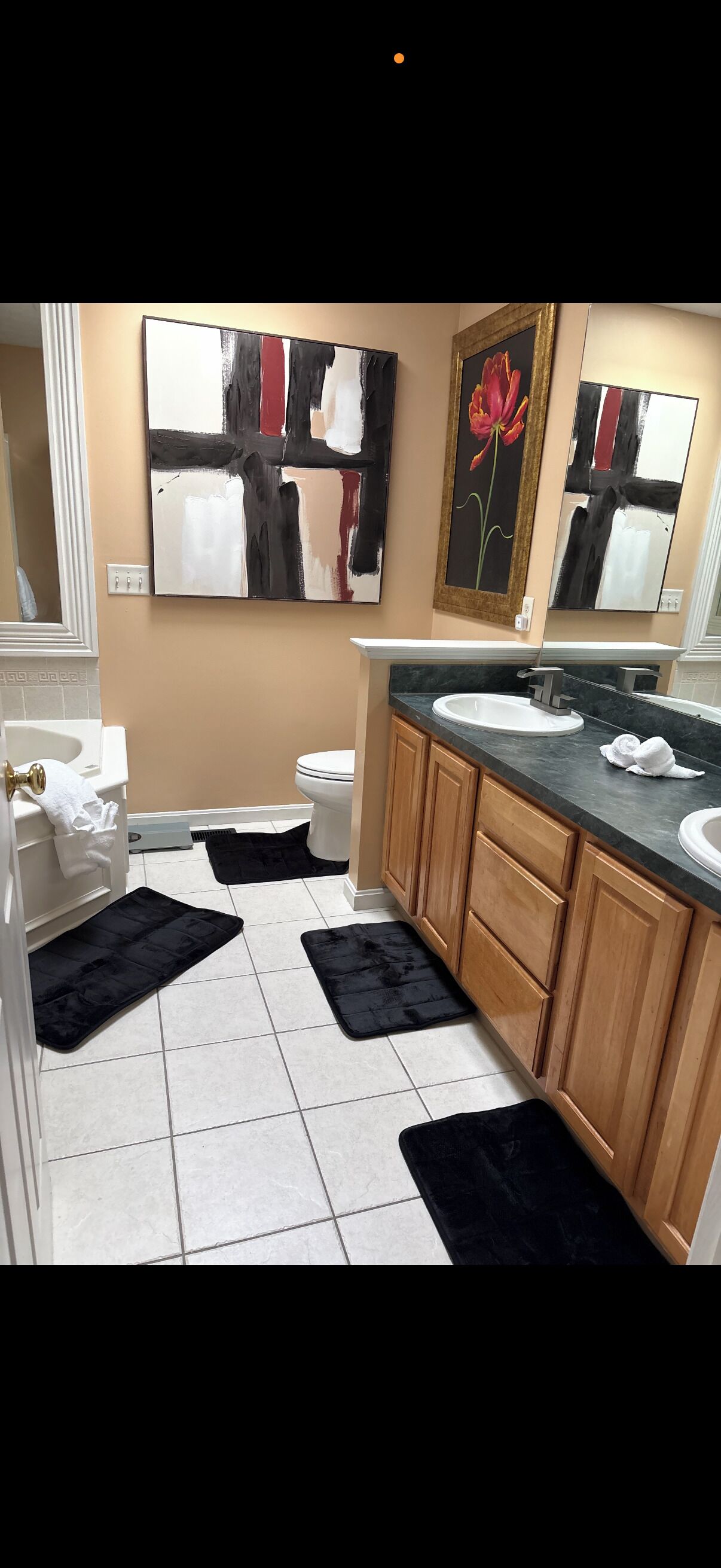 Shower, jetted bath, hair dryer, towels