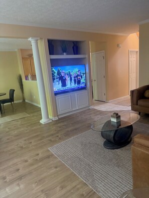Interior - 3-bedroom condo in Westlake. Near Crocker Park. 15 minutes away from  Airport. (Westlake)