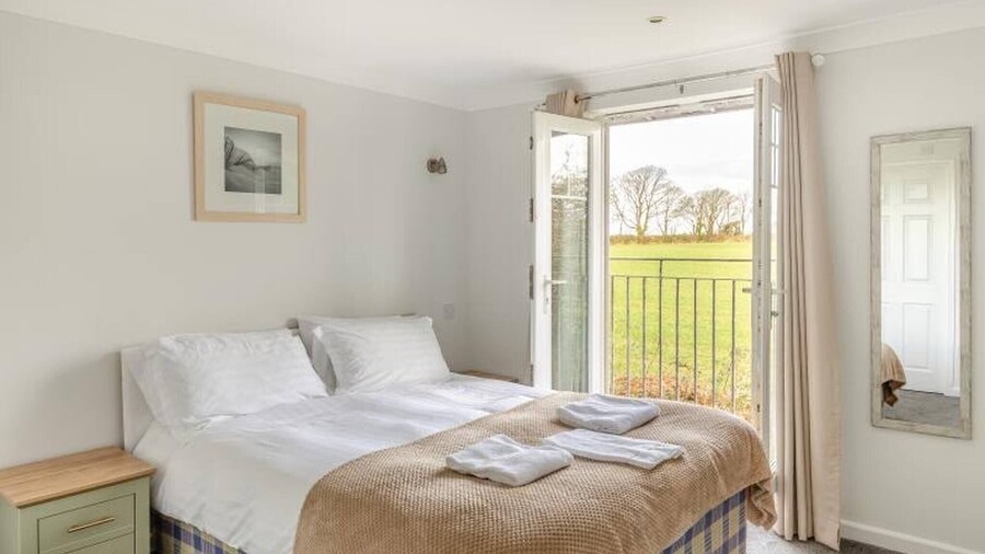 4 bed Lodge Newquay Cornwall Holiday Park Sleeps 8
