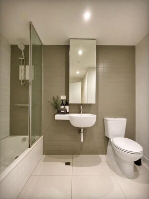 Bathroom - Central Bay View Apartment (Melbourne)