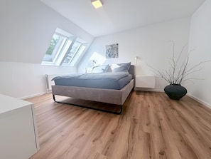 Desk, WiFi, bed sheets - City-Loft Lingen Apartment 1 in the heart of Lingen (Lingen)
