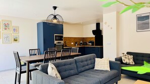 Smart TV - La Parenthèse - Villa with pool 2 min from Uzès - 6 people - 3 bedrooms (Saint-Maximin)