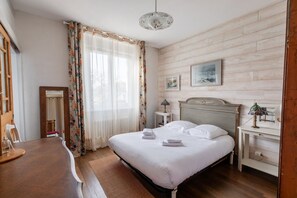 Casa | 4 quartos, individualmente mobiliados