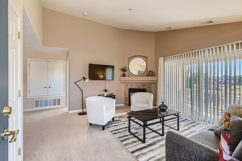 New Listing! Broadlands Condo | Pool | Hot Tub | Mountain Views