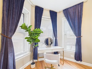 Interior - The Dakin Estate: 4BR Speakeasy | Walk to Wrigley (Chicago)