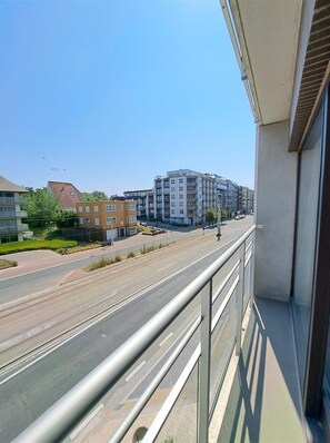 Apartment | Balcony - Central Coastal Apartment for 4 (Koksijde)