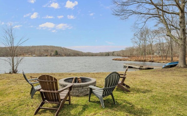 Property grounds - Lakeside Landing - cabin retreat in North Stonington with cozy vibes (North Stonington)