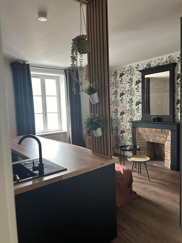 Interior - Vrbo Property (Quimper)