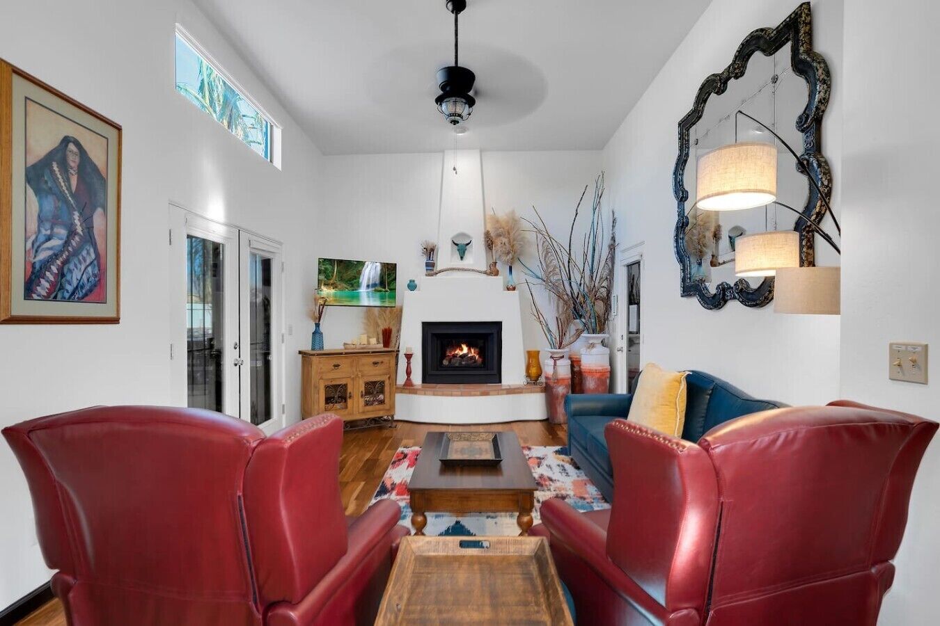 TV, fireplace