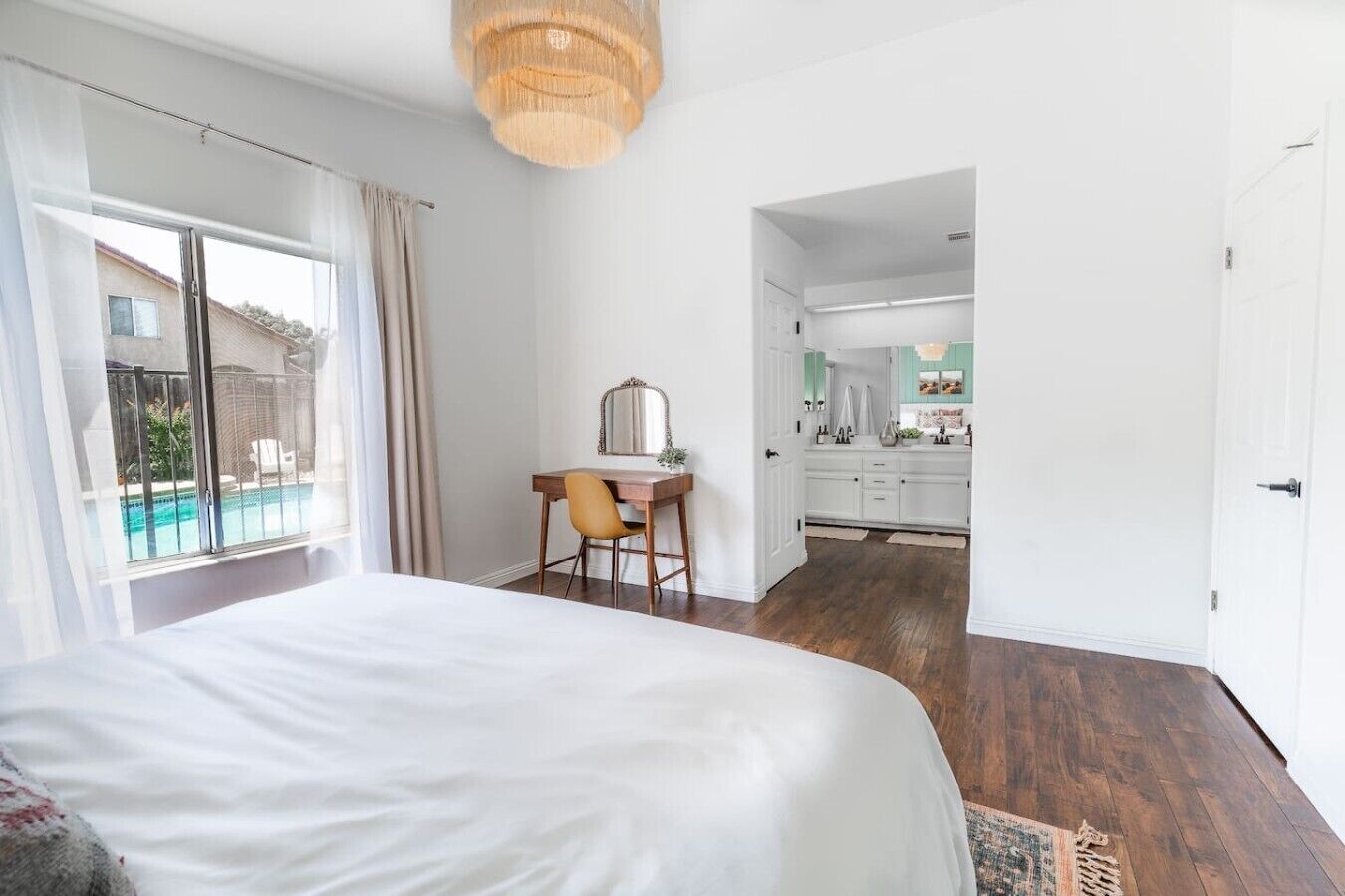 Desk, iron/ironing board, travel crib, WiFi