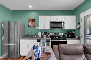Fridge, microwave, oven, stovetop - Moon Dance Casita | Views, Hot Tub & Stargazing (Tucson)